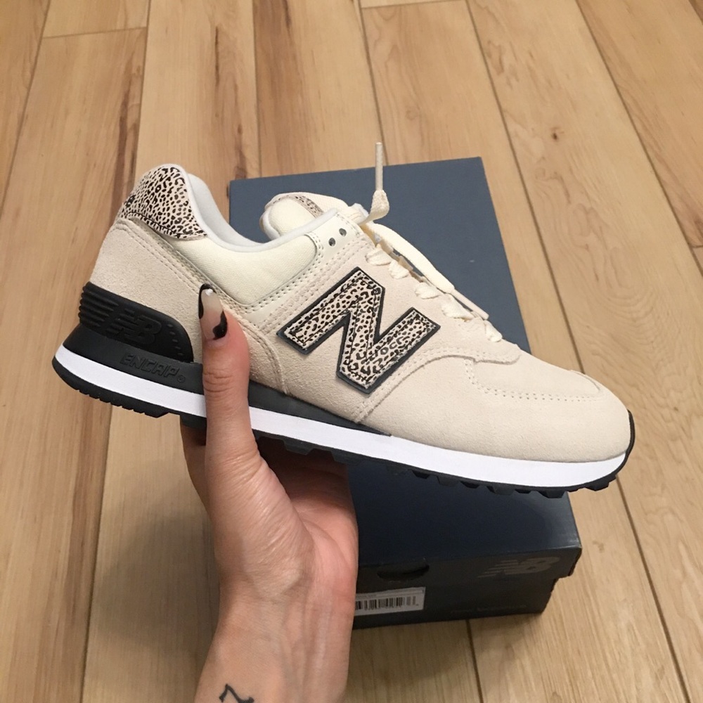 WMNS CLASSIC 574 NEW BALANCE